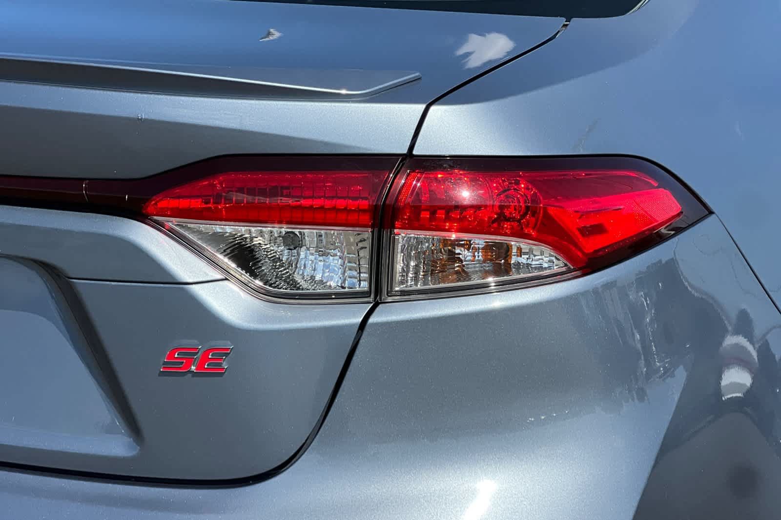 Used 2021 Toyota Corolla SE FWD image 29