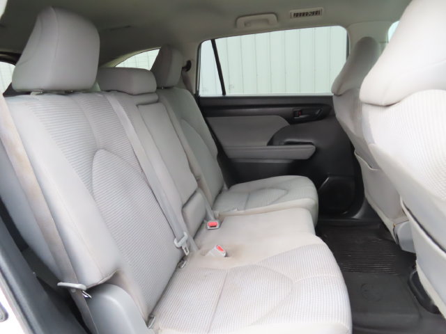 Used 2021 Toyota Highlander L FWD image 30