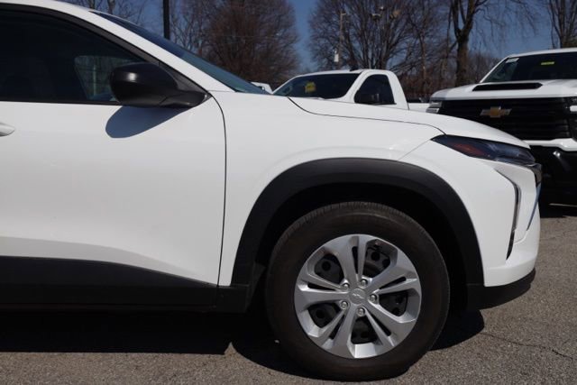 Certified 2025 Chevrolet Trax LS image 14