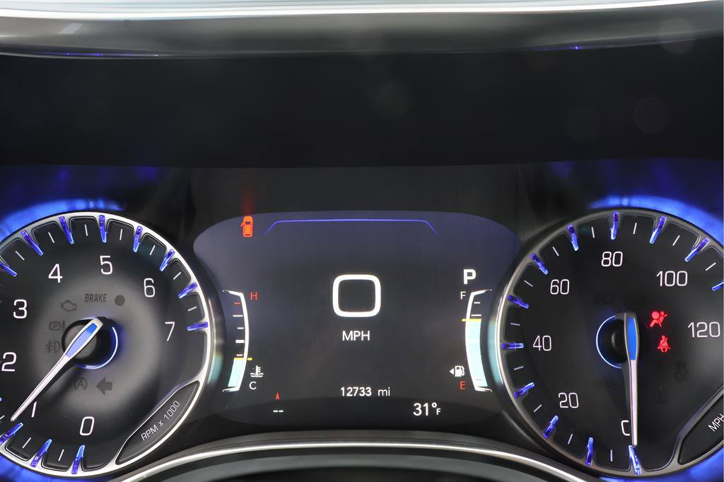 Used 2026 Chrysler Pacifica Limited image 13