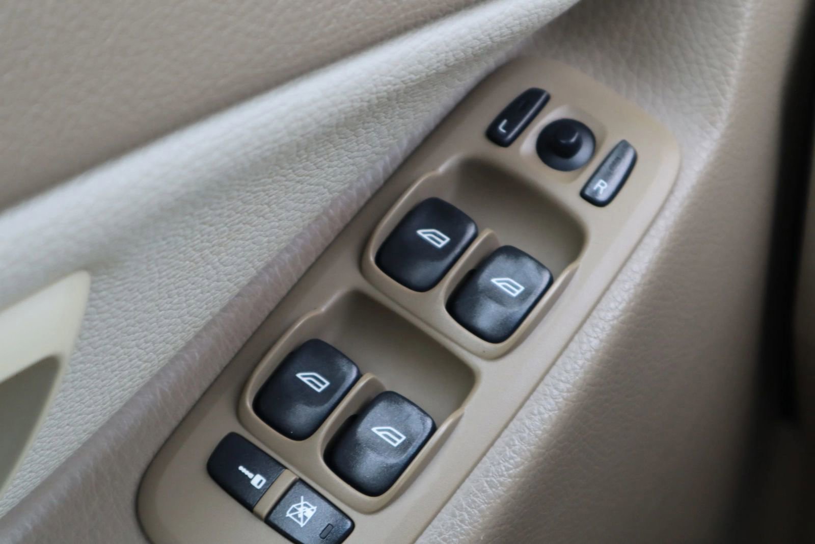 Used 2014 Volvo XC90 3.2 FWD image 30