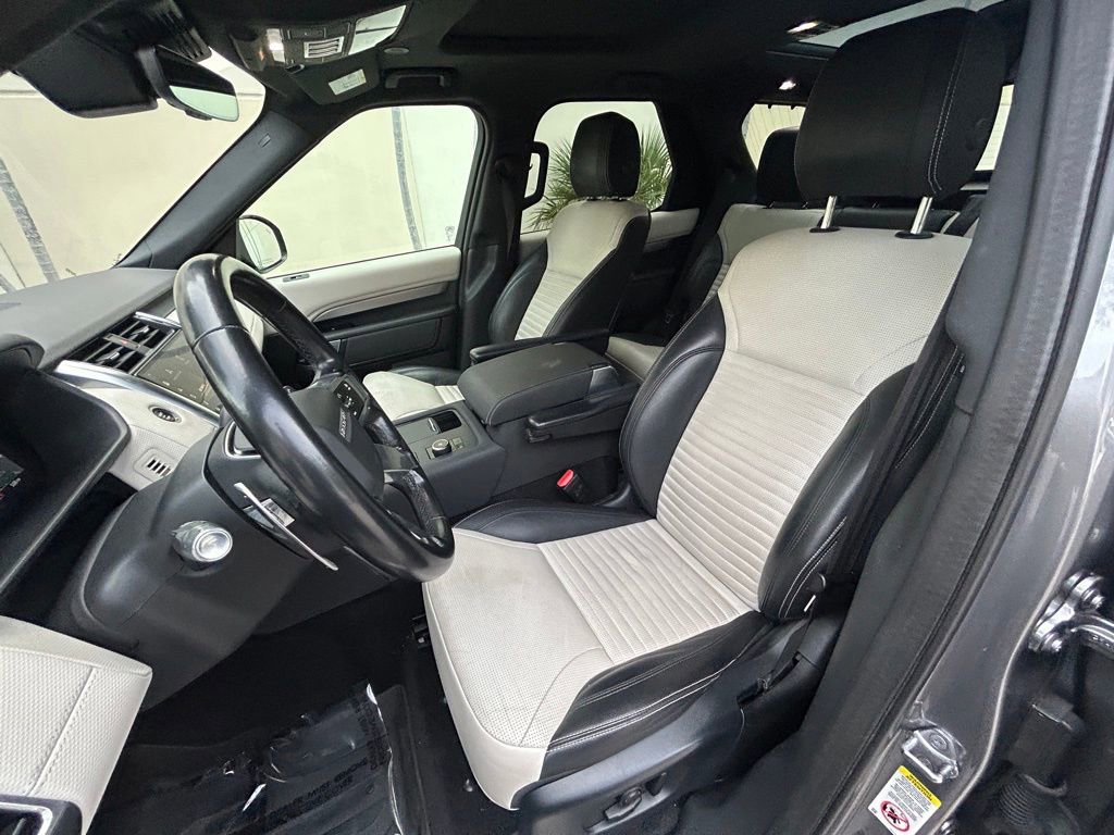 Used 2021 Land Rover Discovery S R-Dynamic image 32