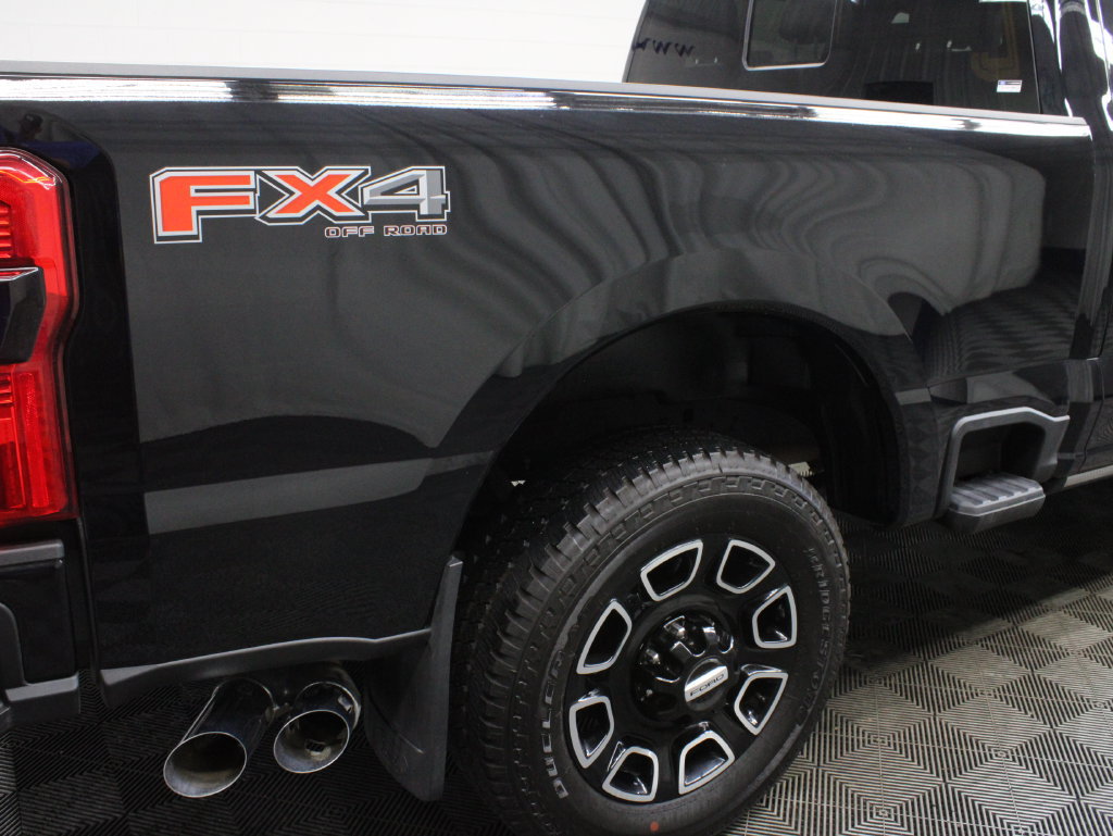 Used 2026 Ford F250 Platinum w/ FX4 Off-Road Package AWD/4WD image 47