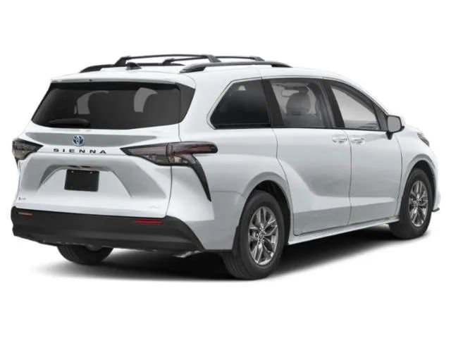 Used 2025 Toyota Sienna XLE image 2