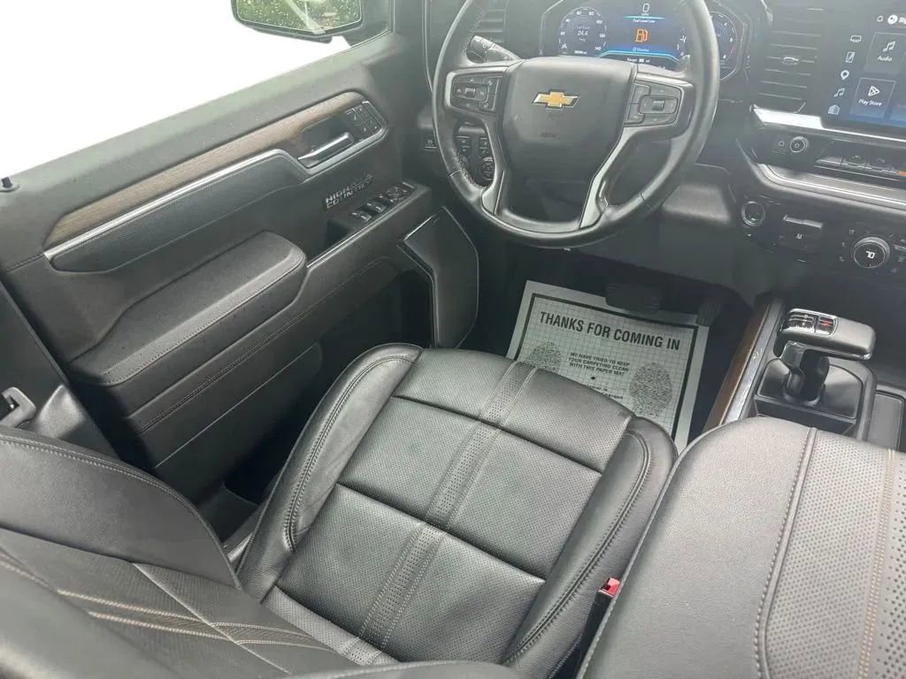 Used 2025 Chevrolet Silverado 1500 High Country w/ High Country Premium Package AWD/4WD image 22