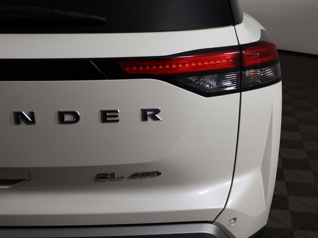 Used 2023 Nissan Pathfinder SL image 17