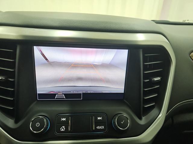 Used 2023 GMC Acadia SLE w/ Driver Convenience Package image 3