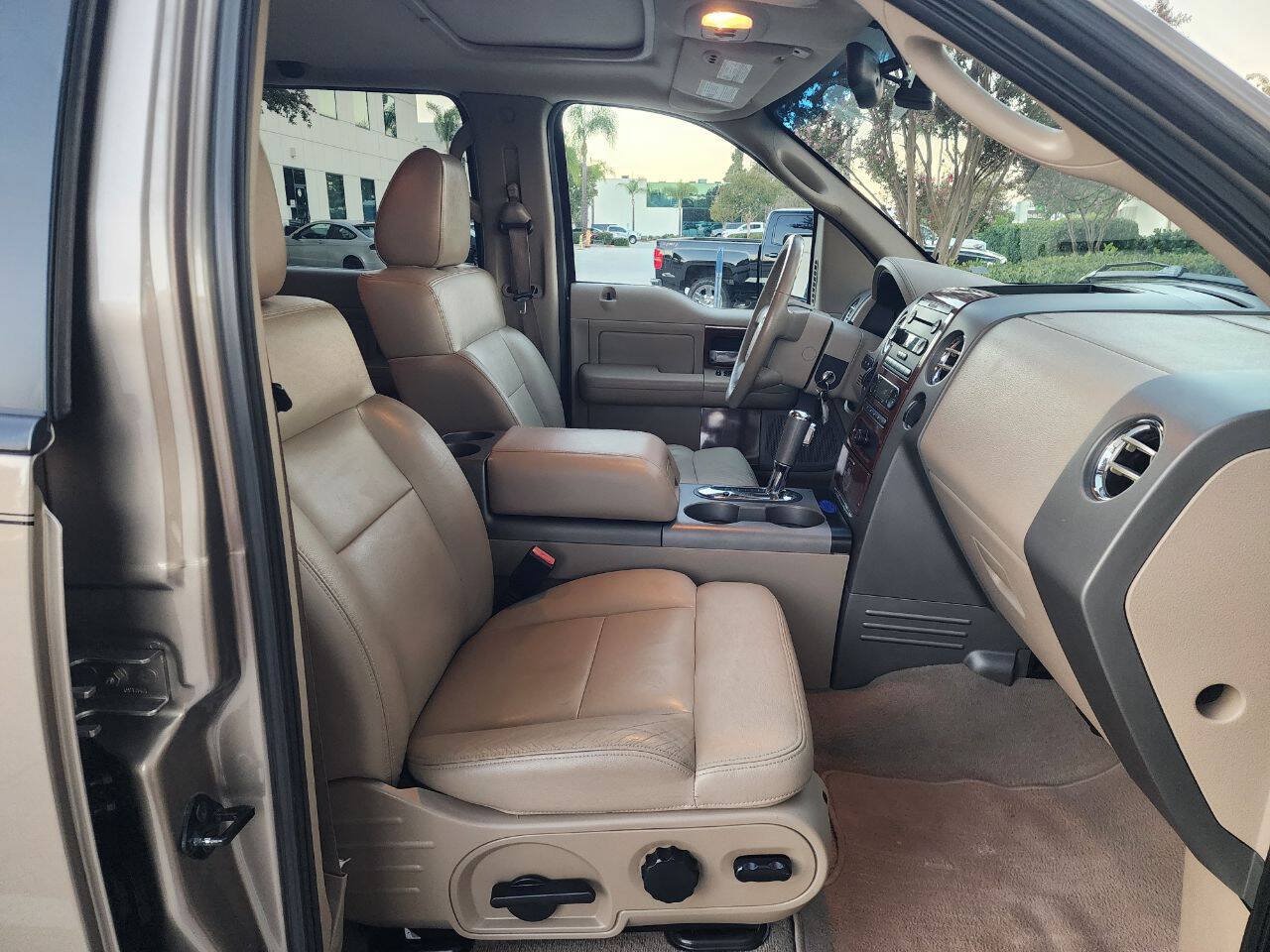 Used 2005 Ford F150 Lariat AWD/4WD image 13