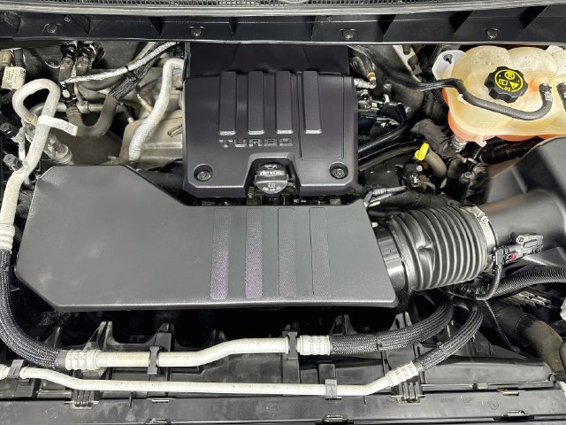 Used 2021 Chevrolet Silverado 1500 Custom w/ Safety Confidence Package AWD/4WD image 29