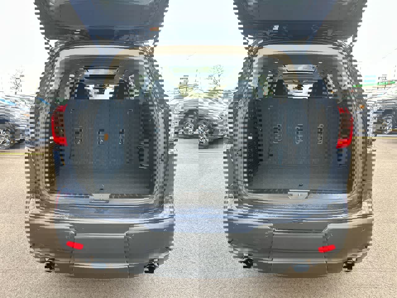 Certified 2024 Subaru Ascent Limited w/ Technology Package image 41