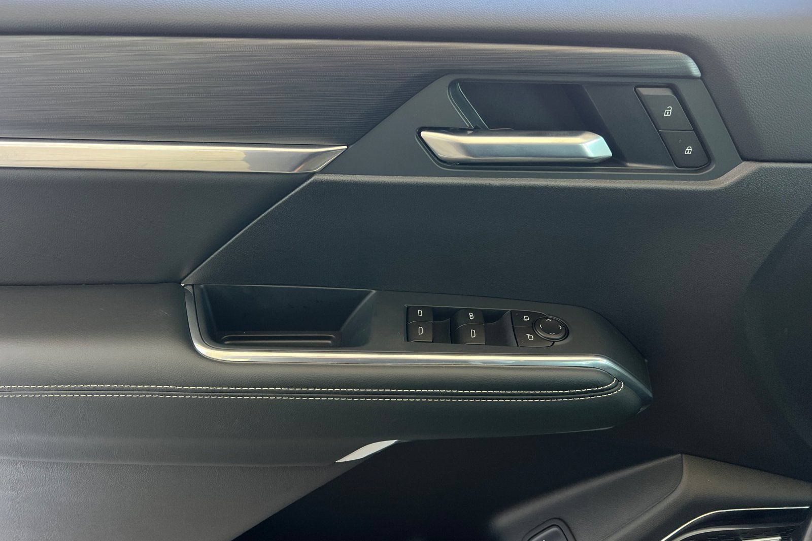 New 2026 GMC Acadia Elevation w/ Black Edition FWD image 8