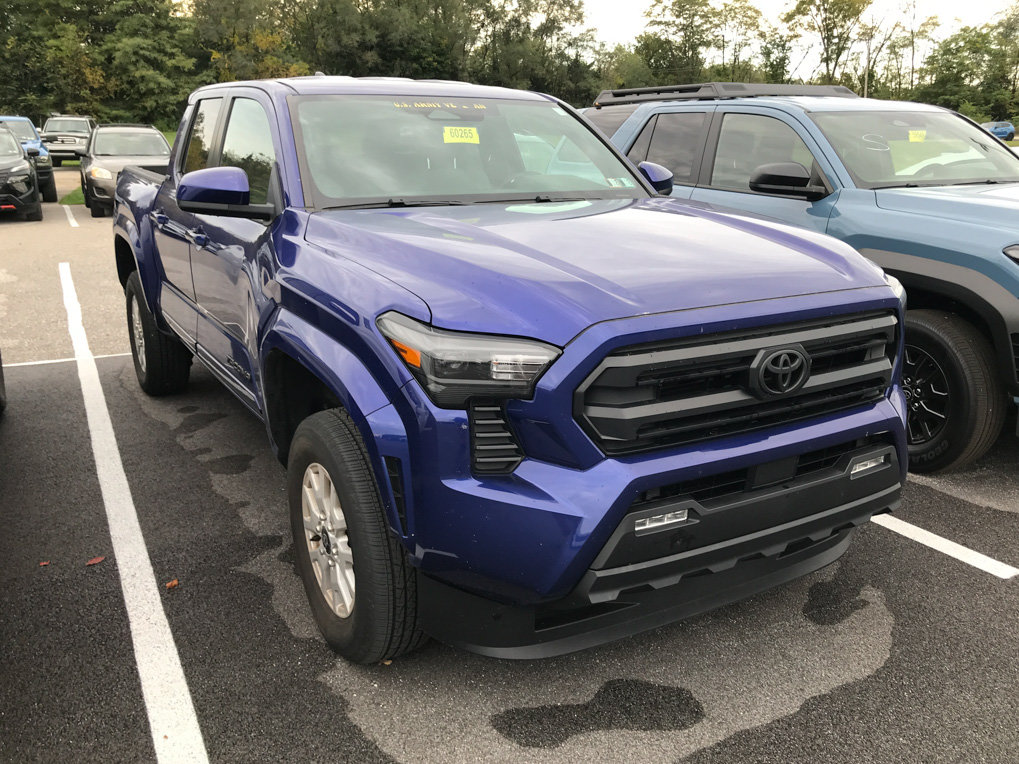 Certified 2025 Toyota Tacoma SR5 AWD/4WD image 1