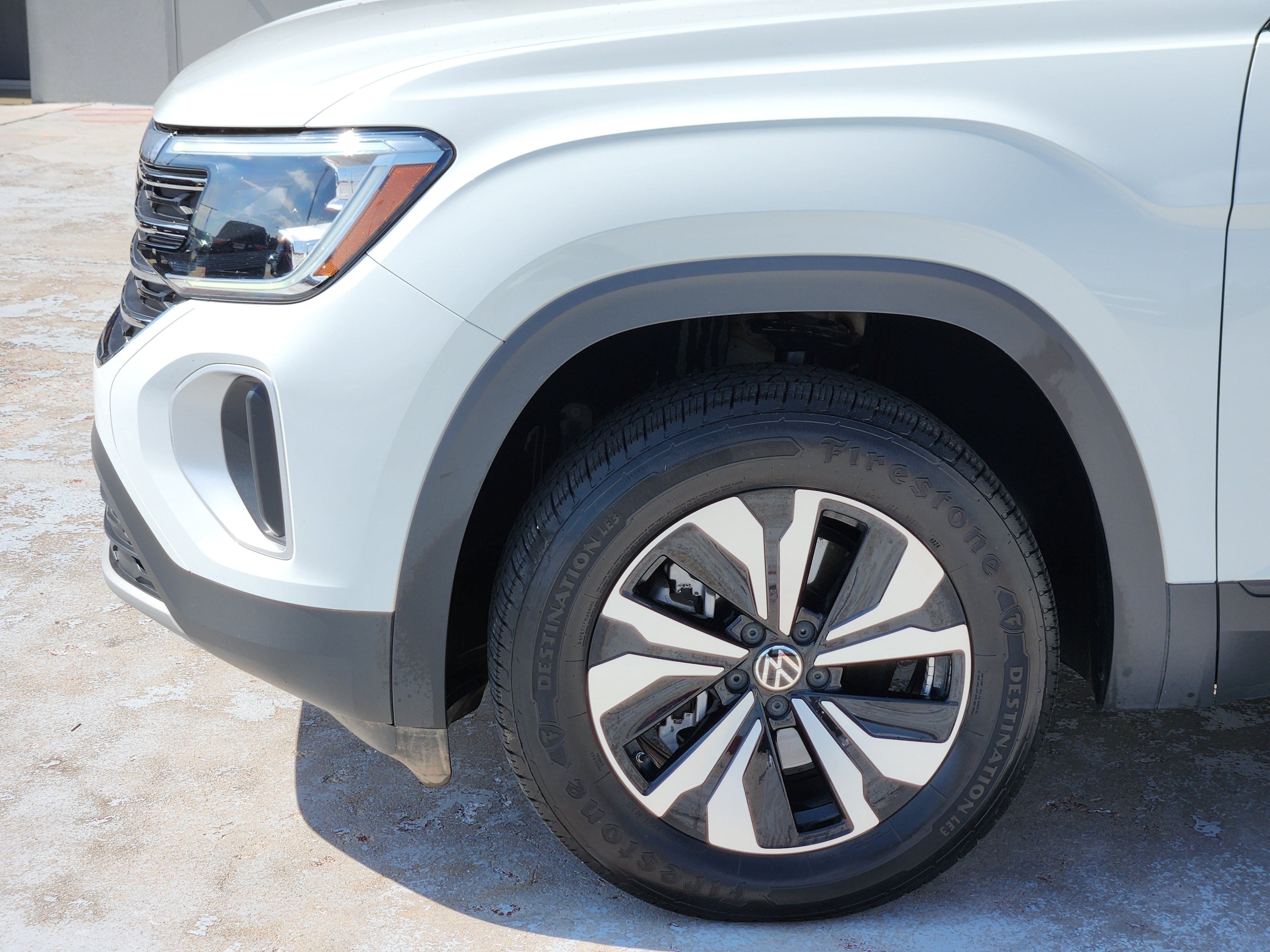 Used 2024 Volkswagen Atlas SE FWD image 9