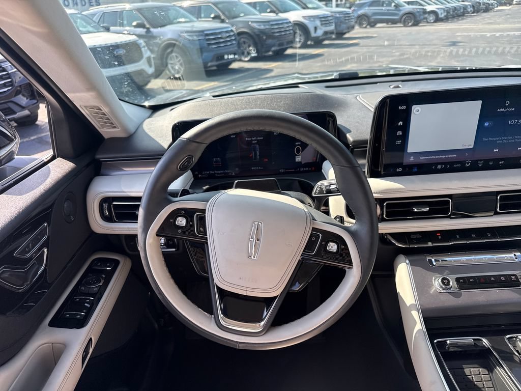 Used 2025 Lincoln Aviator AWD w/ Equipment Group 101A image 23