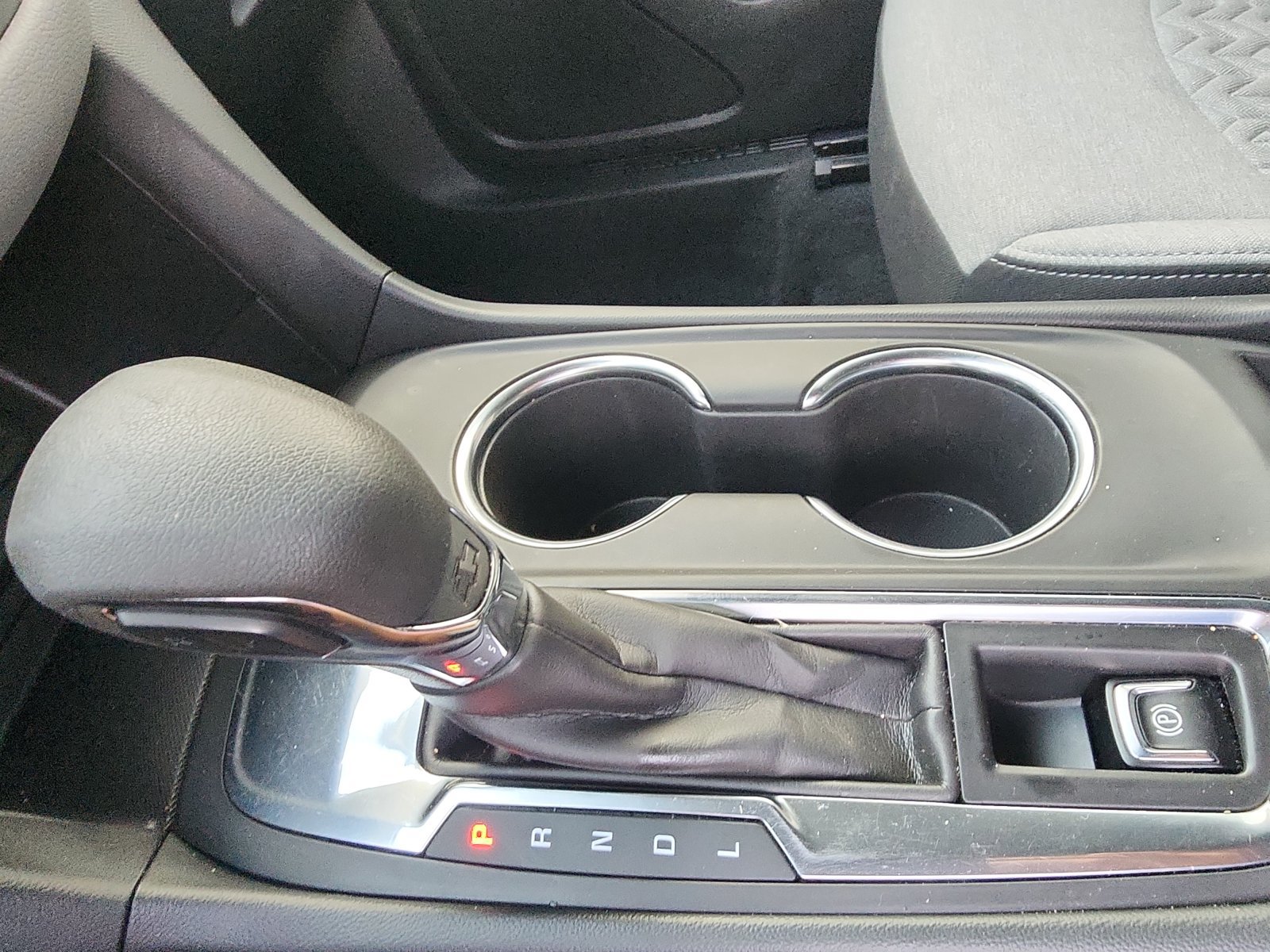 Used 2024 Chevrolet Equinox LS w/ Driver Confidence II Package FWD image 16