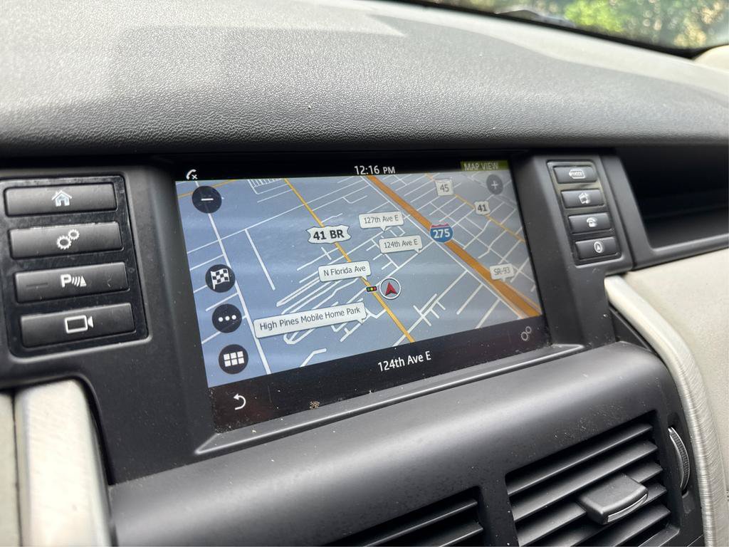 Used 2017 Land Rover Discovery Sport SE AWD/4WD image 37