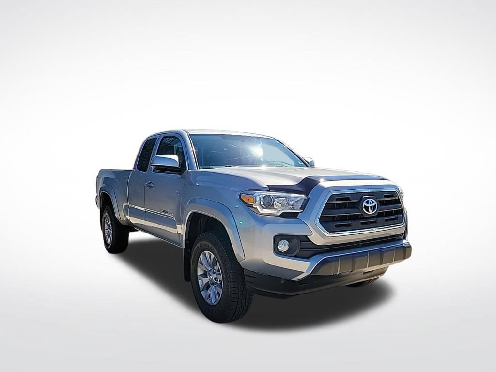 Used 2017 Toyota Tacoma SR5 AWD/4WD video 2