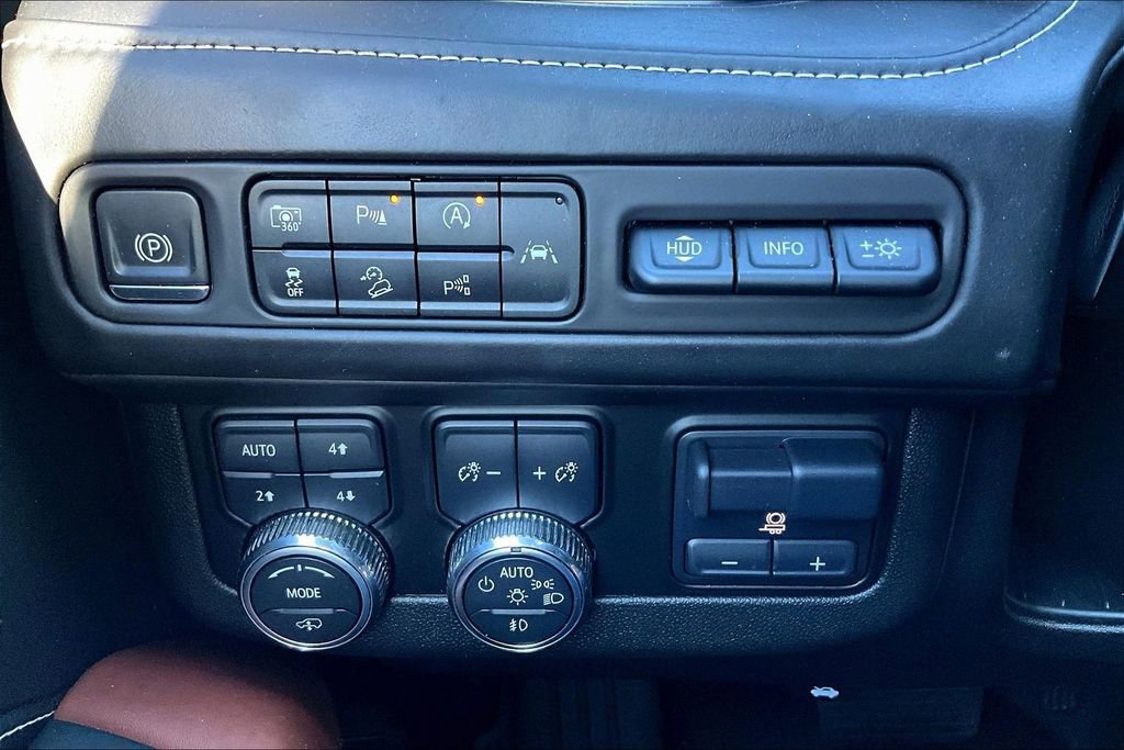 Used 2023 GMC Yukon Denali Ultimate image 24