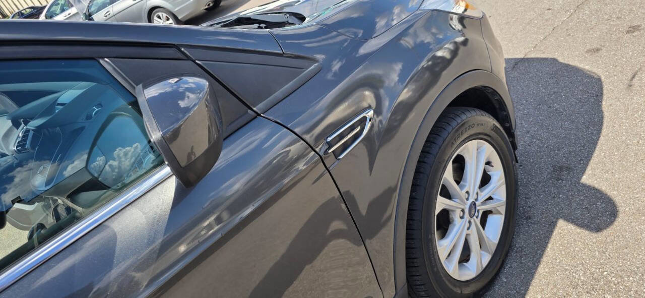 Used 2018 Ford Escape SEL image 41