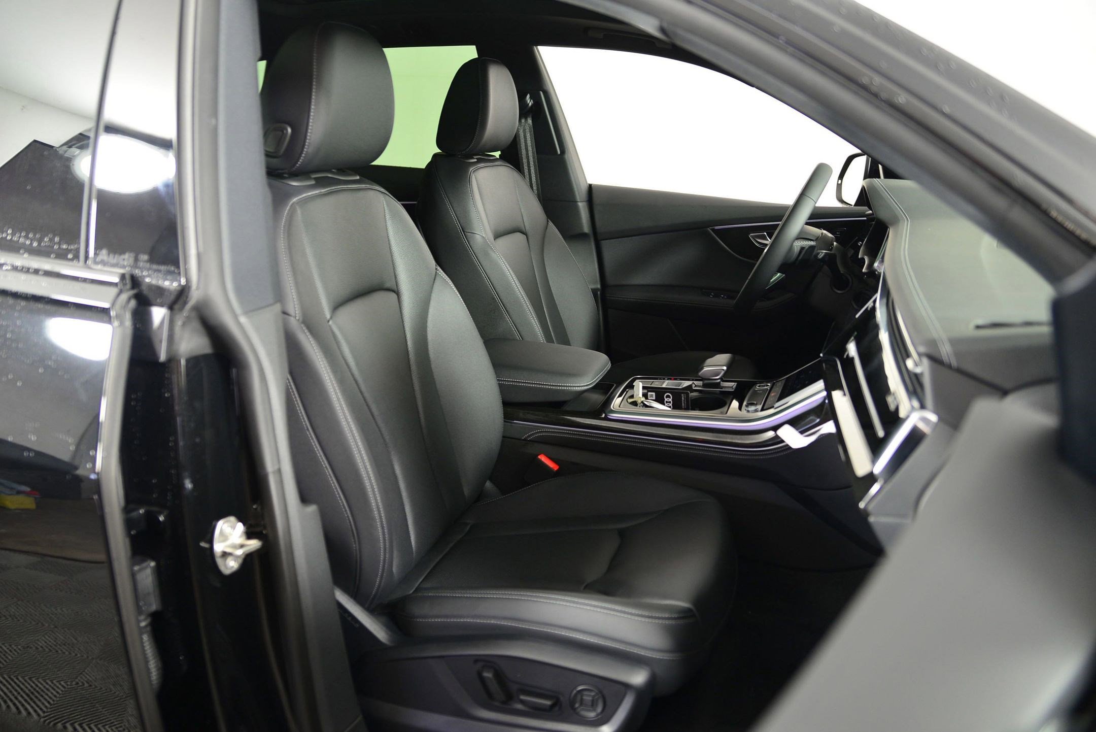 New 2025 Audi Q8 Premium Plus image 18