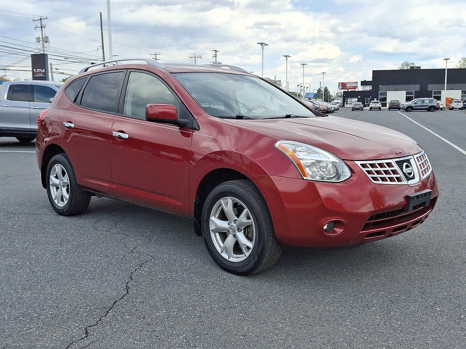 Used 2017 Nissan Rogue SV w/ Sun & Sound Touring Package AWD/4WD video 3