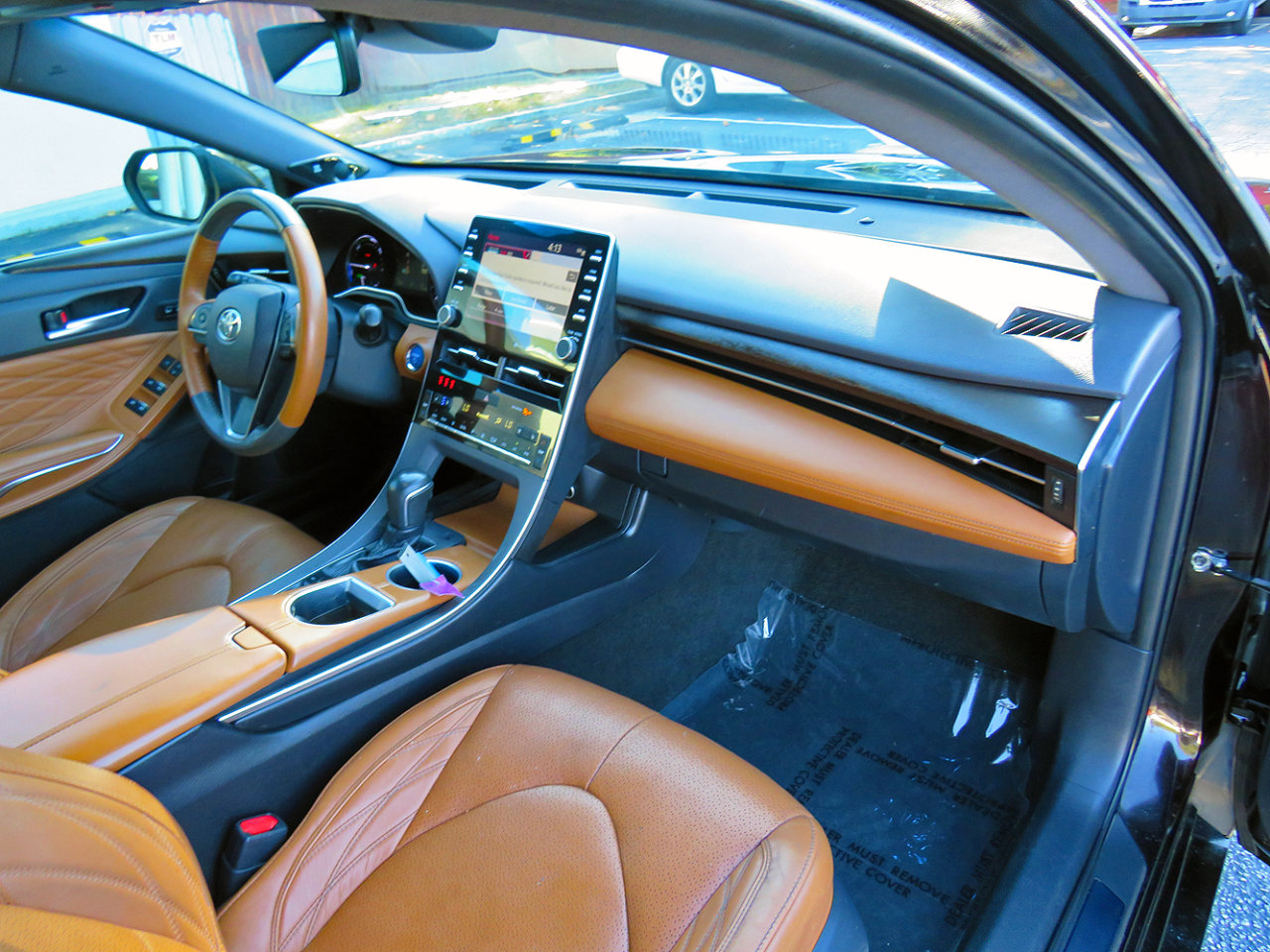 Used 2019 Toyota Avalon Limited image 15