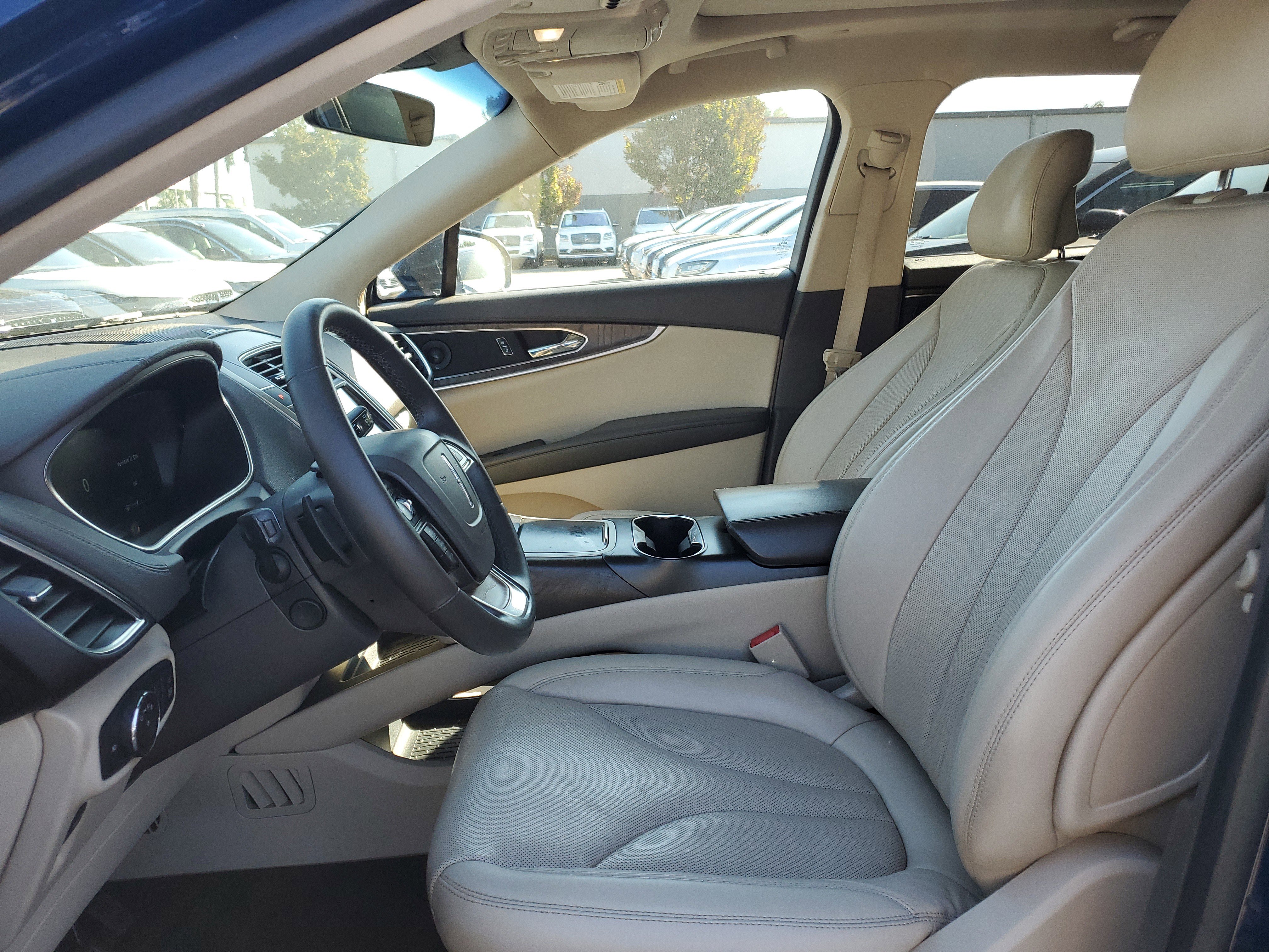 Certified 2019 Lincoln Nautilus Reserve image 11