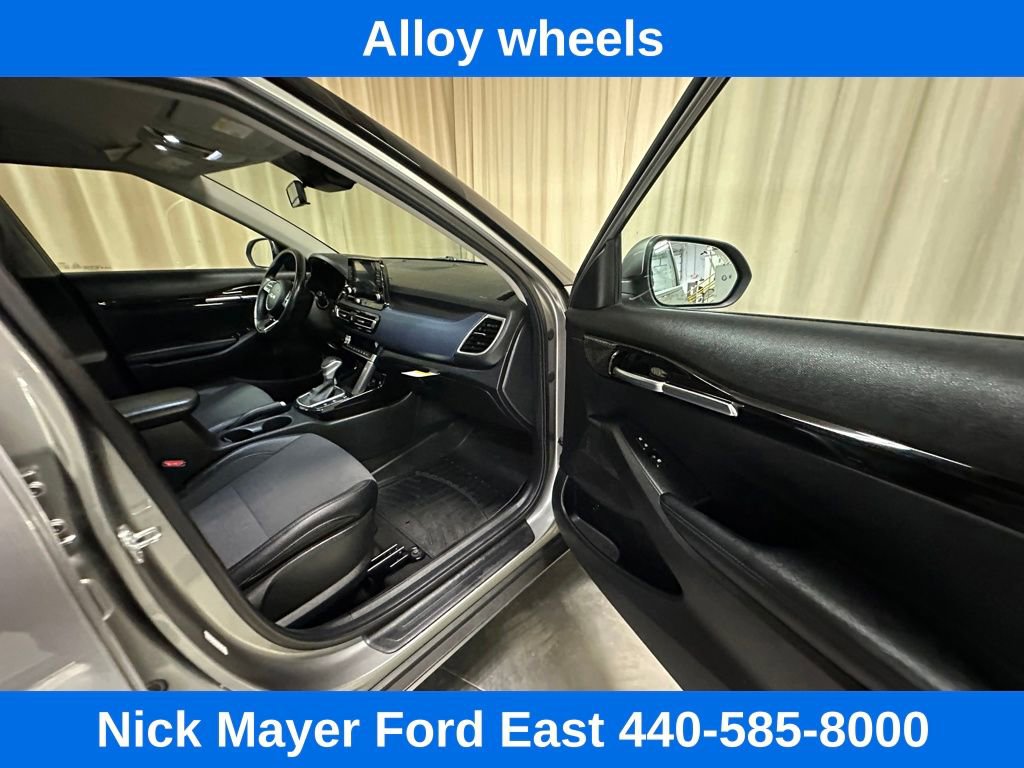 Used 2023 Kia Seltos S image 22