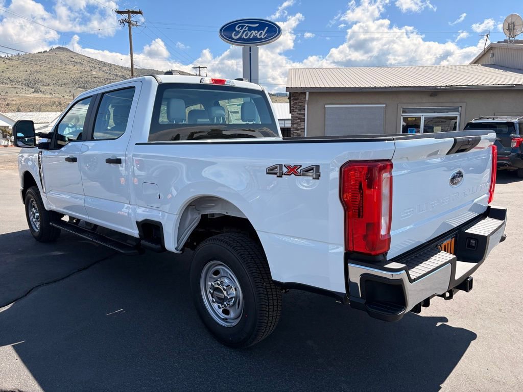 New 2026 Ford F250 4x4 Crew Cab Super Duty image 4