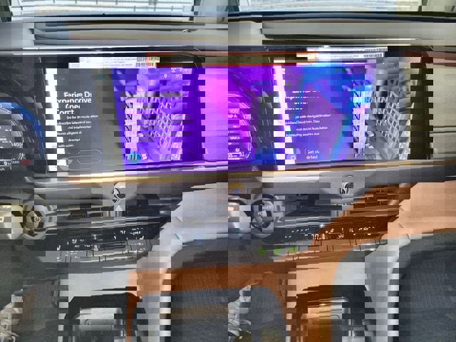 New 2025 Toyota Crown Signia image 18