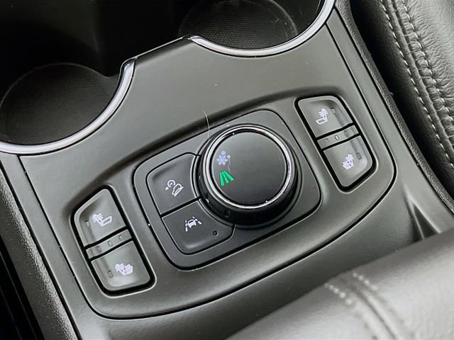 Used 2023 GMC Terrain SLE w/ Driver Convenience Package image 21