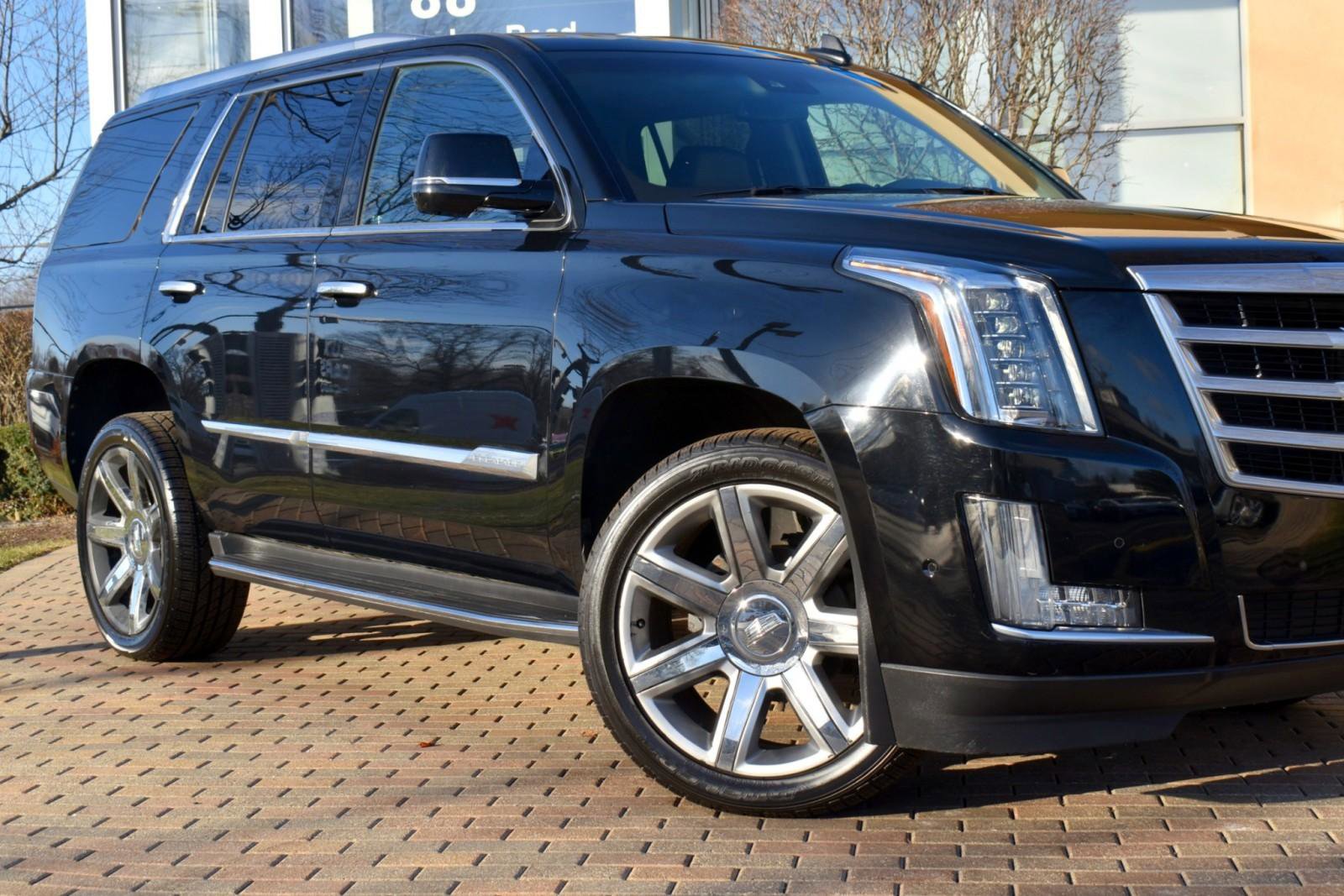Used 2017 Cadillac Escalade Luxury image 4