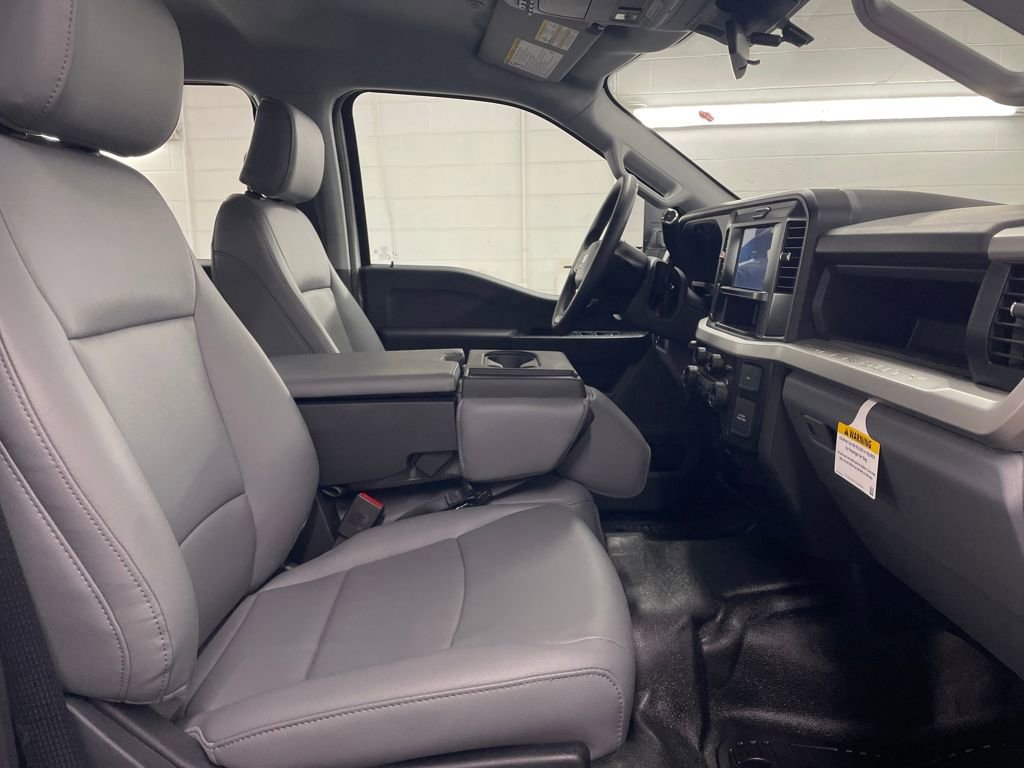 New 2026 Ford F250 XL w/ XL Chrome Package image 26