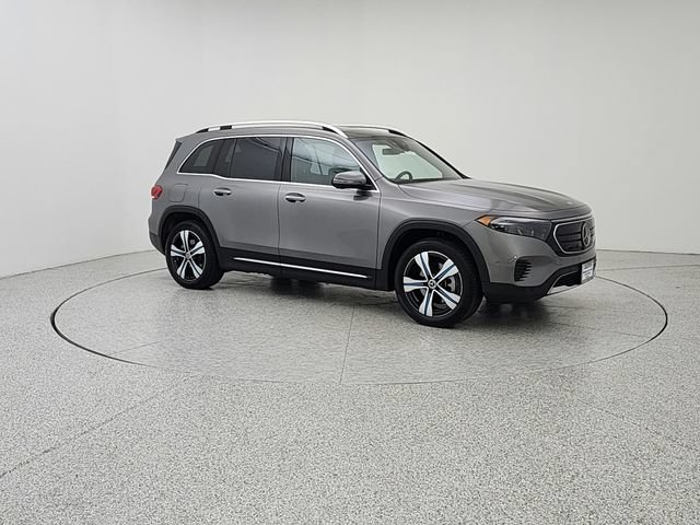 Used 2023 Mercedes-Benz EQB 300 4MATIC image 3