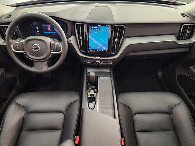 Used 2025 Volvo XC60 B5 Core image 32