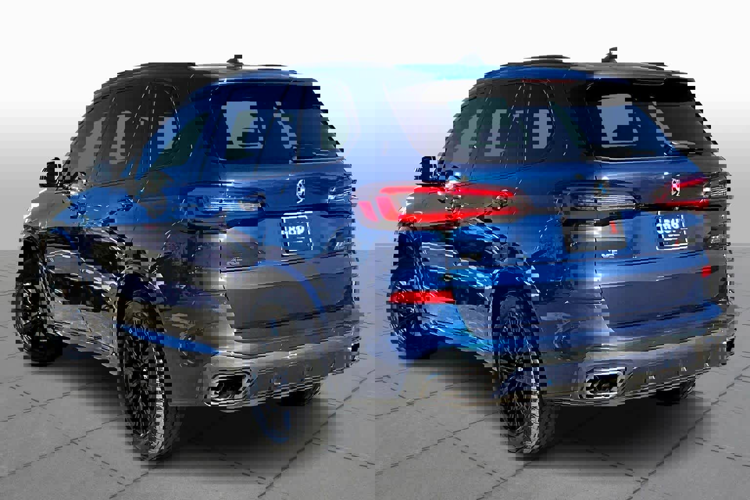 Used 2021 BMW X5 M50i w/ Executive Package image 19