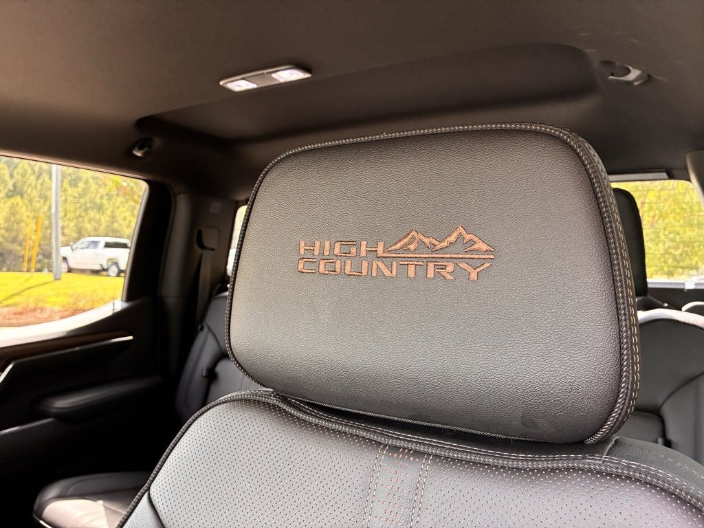 Used 2023 Chevrolet Silverado 1500 High Country w/ Technology Package image 28