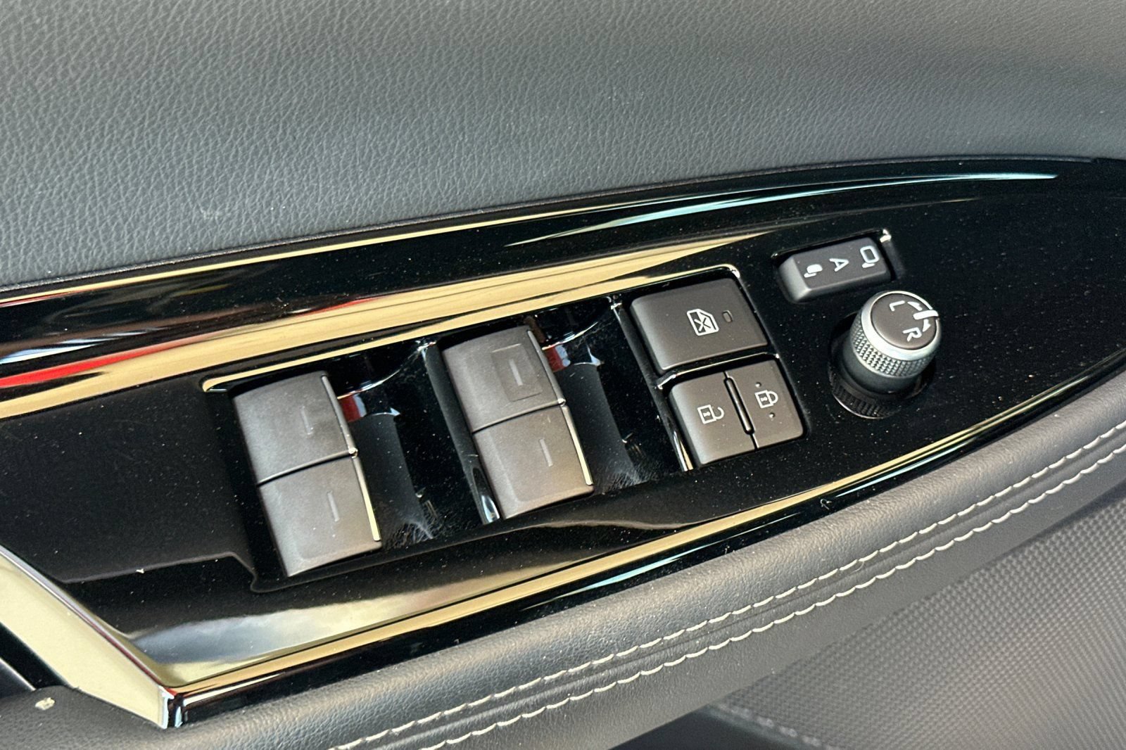 Certified 2023 Toyota Mirai w/ Advanced Technology Package RWD image 14