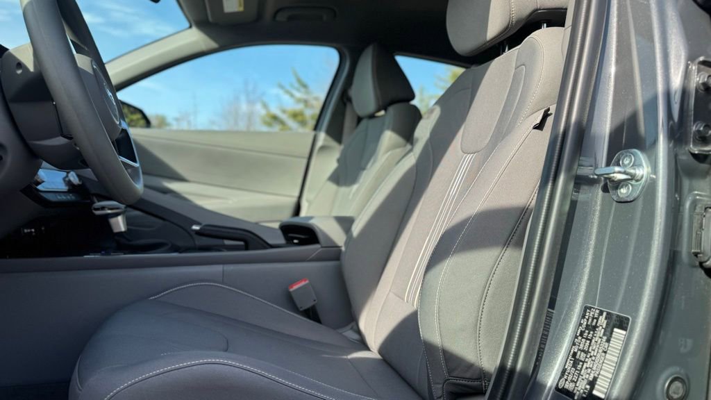 Used 2024 Hyundai Elantra SEL image 18