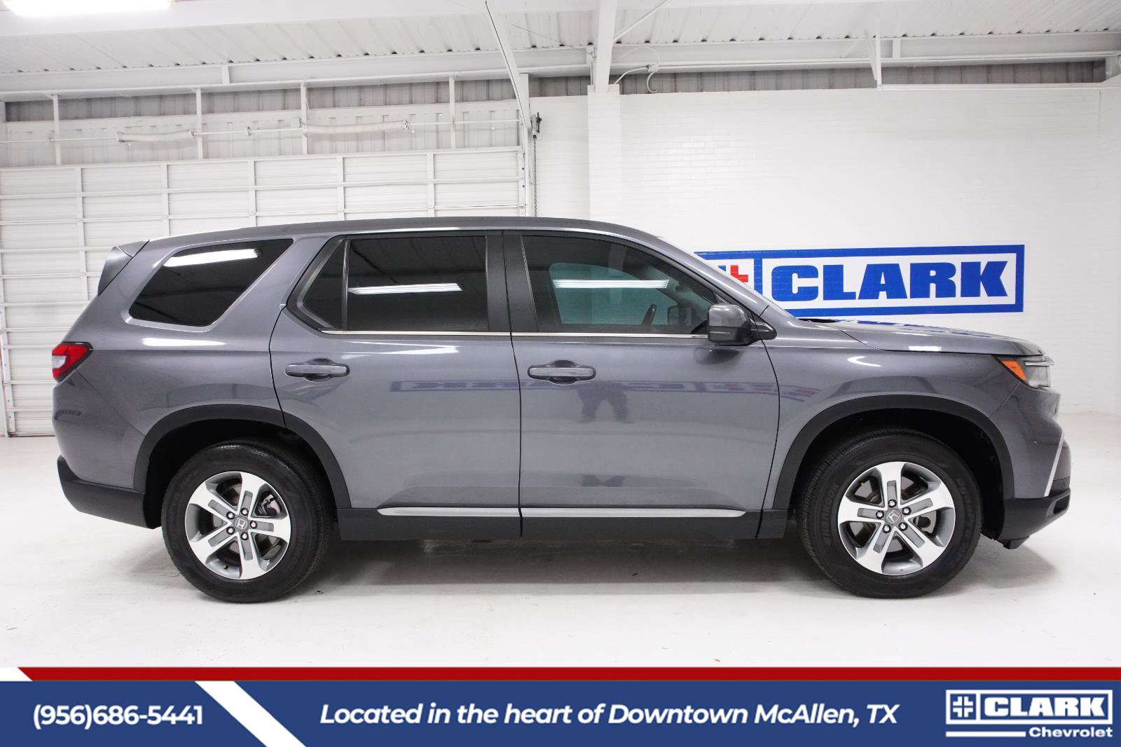 Used 2023 Honda Pilot EX-L image 4