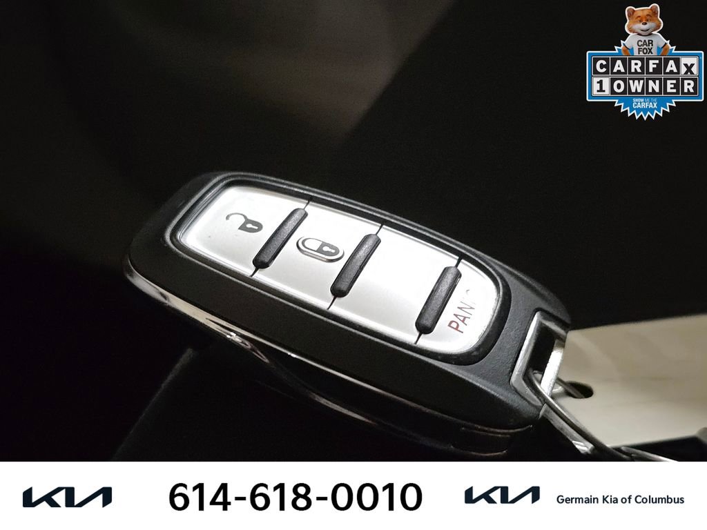 Used 2020 Chrysler Voyager L image 34