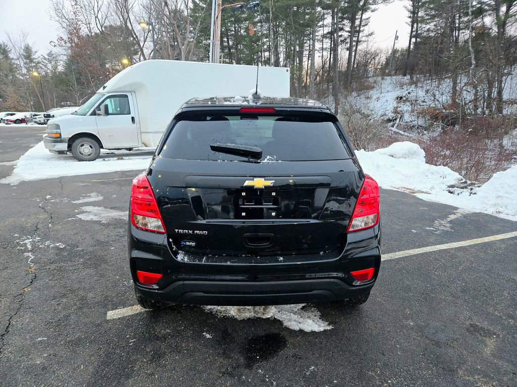 Used 2022 Chevrolet Trax LS w/ Tint and Cruise Package AWD/4WD image 6