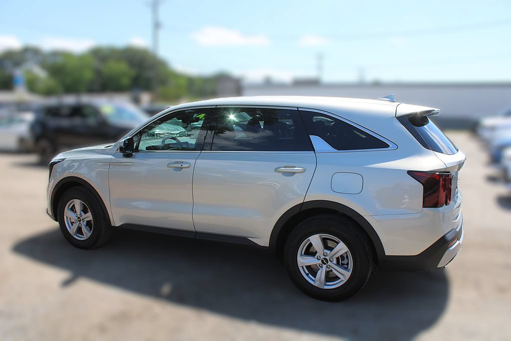 Certified 2026 Kia Sorento LX FWD image 13