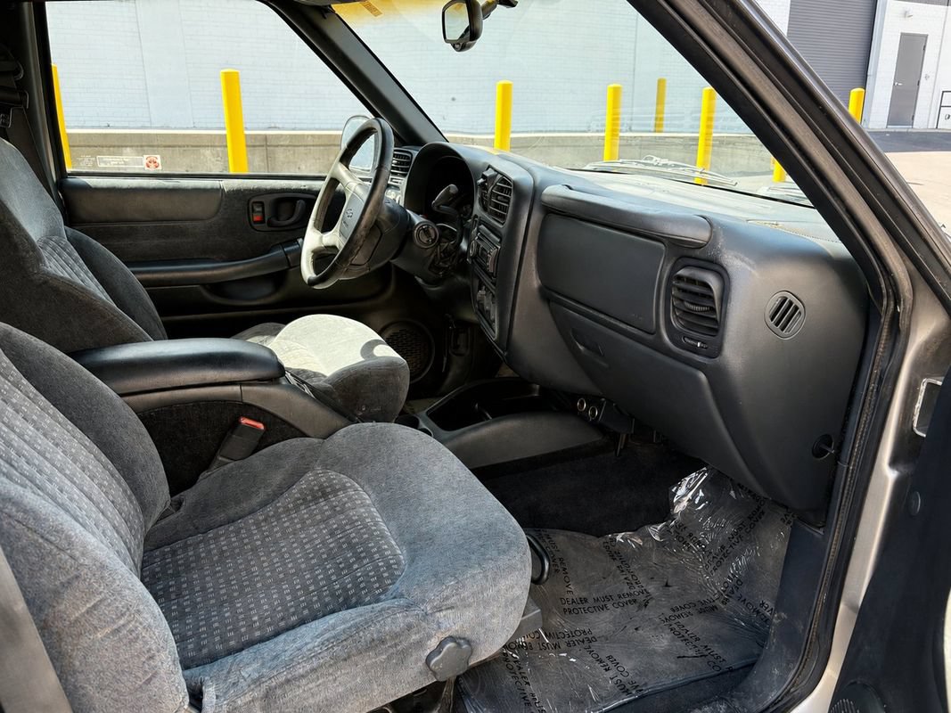 Used 1998 Chevrolet Blazer LS w/ Preferred Equipment Group AWD/4WD image 16