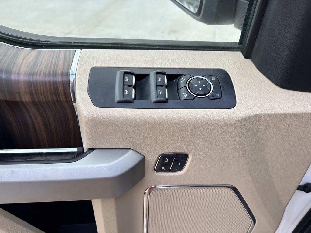 Used 2015 Ford F150 Lariat image 22