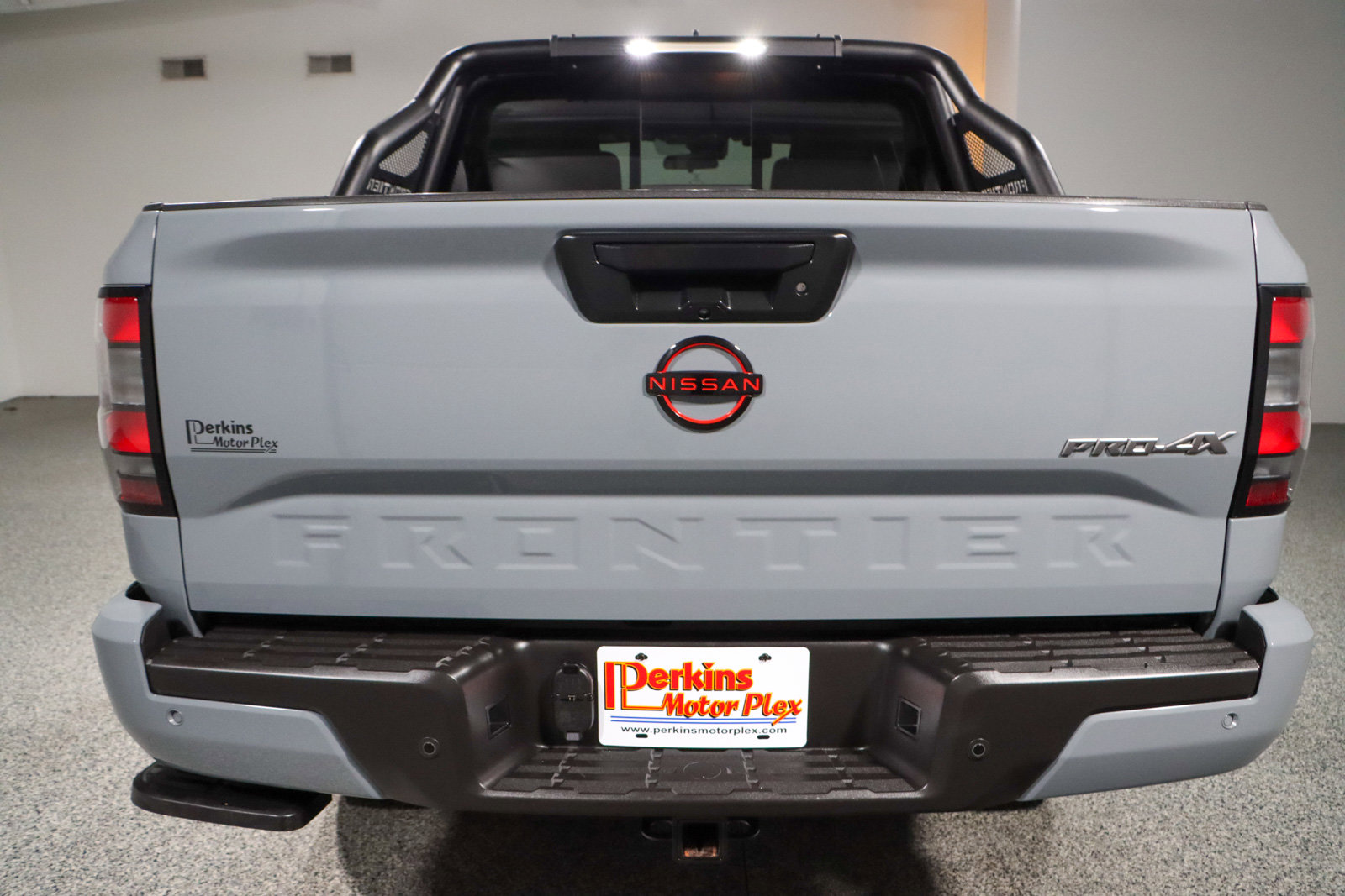 Used 2023 Nissan Frontier PRO-4X w/ Pro Convenience Package image 8