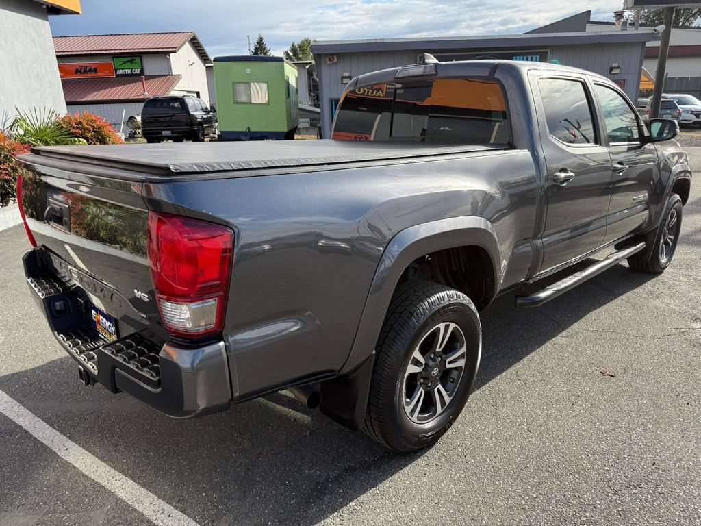 Used 2017 Toyota Tacoma TRD Sport w/ Tow Package AWD/4WD image 9