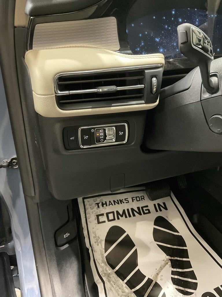 Used 2025 Lincoln Corsair FWD w/ Equipment Group 101A image 8