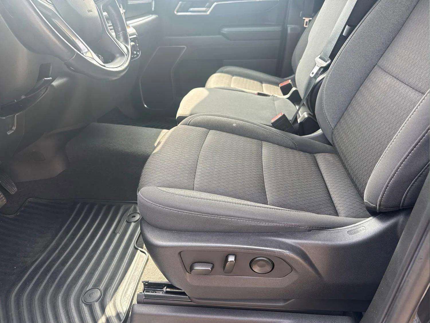 Used 2022 Chevrolet Silverado 1500 LT AWD/4WD image 52