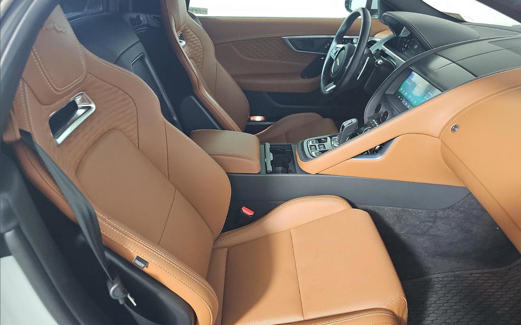 Used 2024 Jaguar F-TYPE R-Dynamic image 7